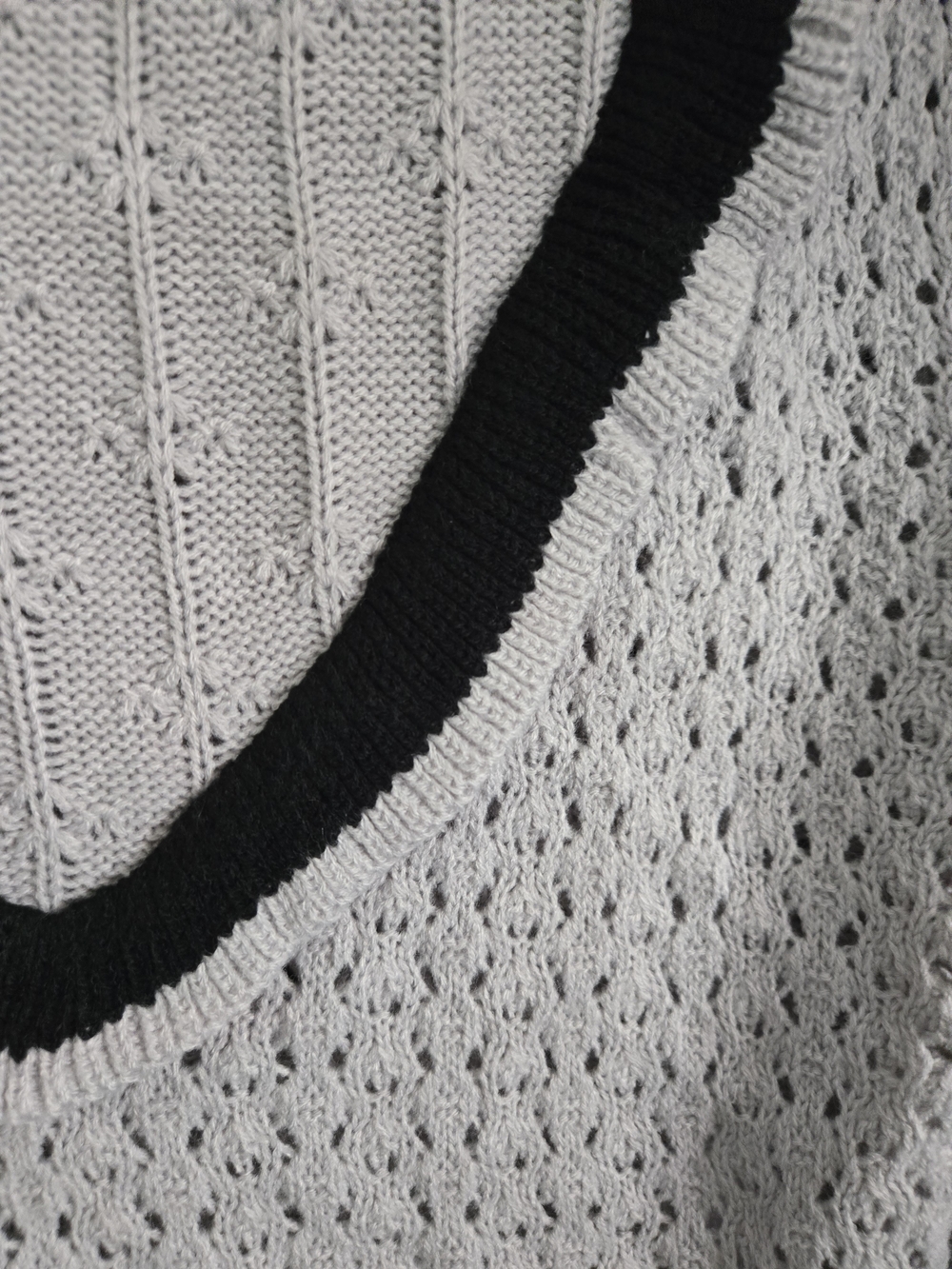 Light Gray Knit V-Neck Sweater with Black Trim NWOT - Picture 2 of 2